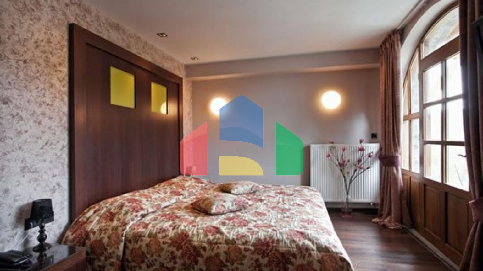 Продаж - Готель 1000 m² в Епірі