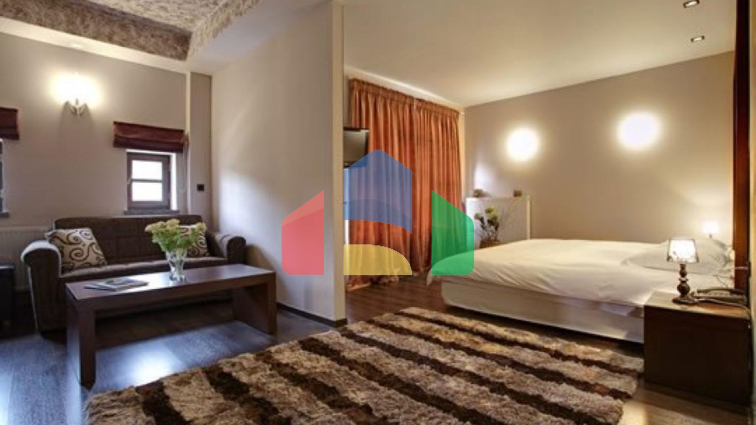 Продаж - Готель 1000 m² в Епірі