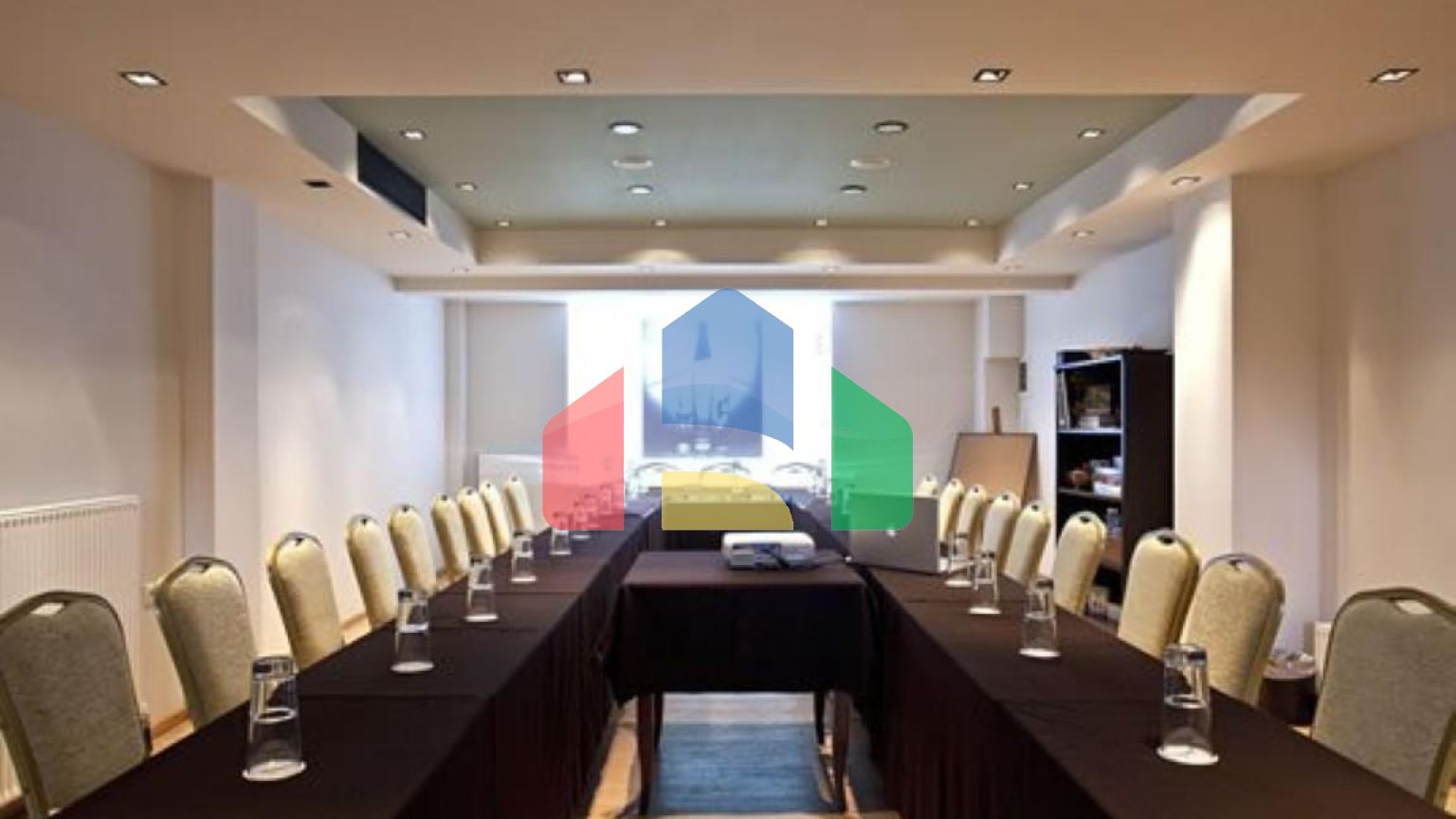 Продаж - Готель 1000 m² в Епірі