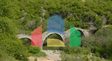 Продаж - Готель 1000 m² в Епірі