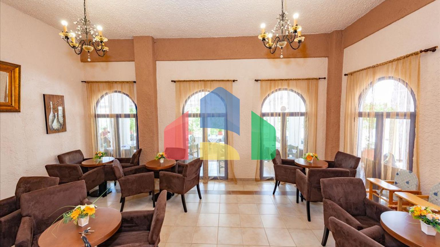 Продаж - Готель 1016 m² в Епірі