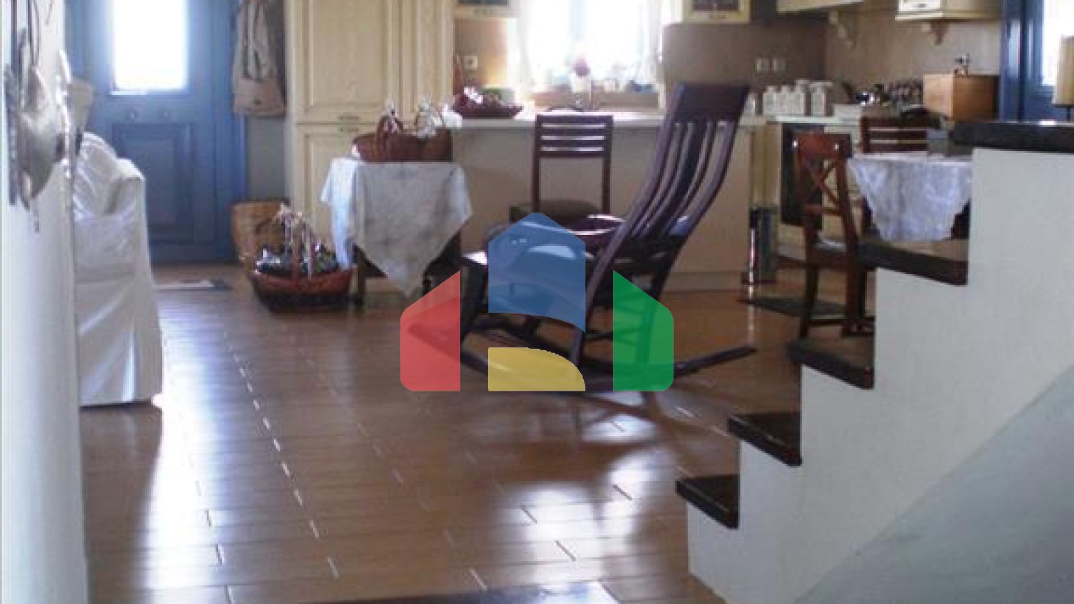 Продаж - Котедж 280 m² на островах