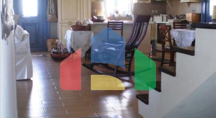 Продаж - Котедж 280 m² на островах