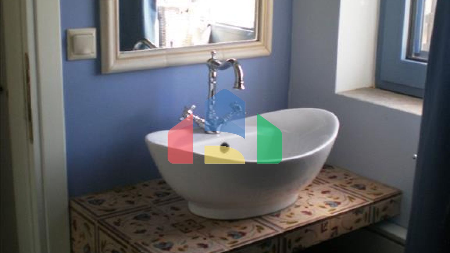 Продаж - Котедж 280 m² на островах