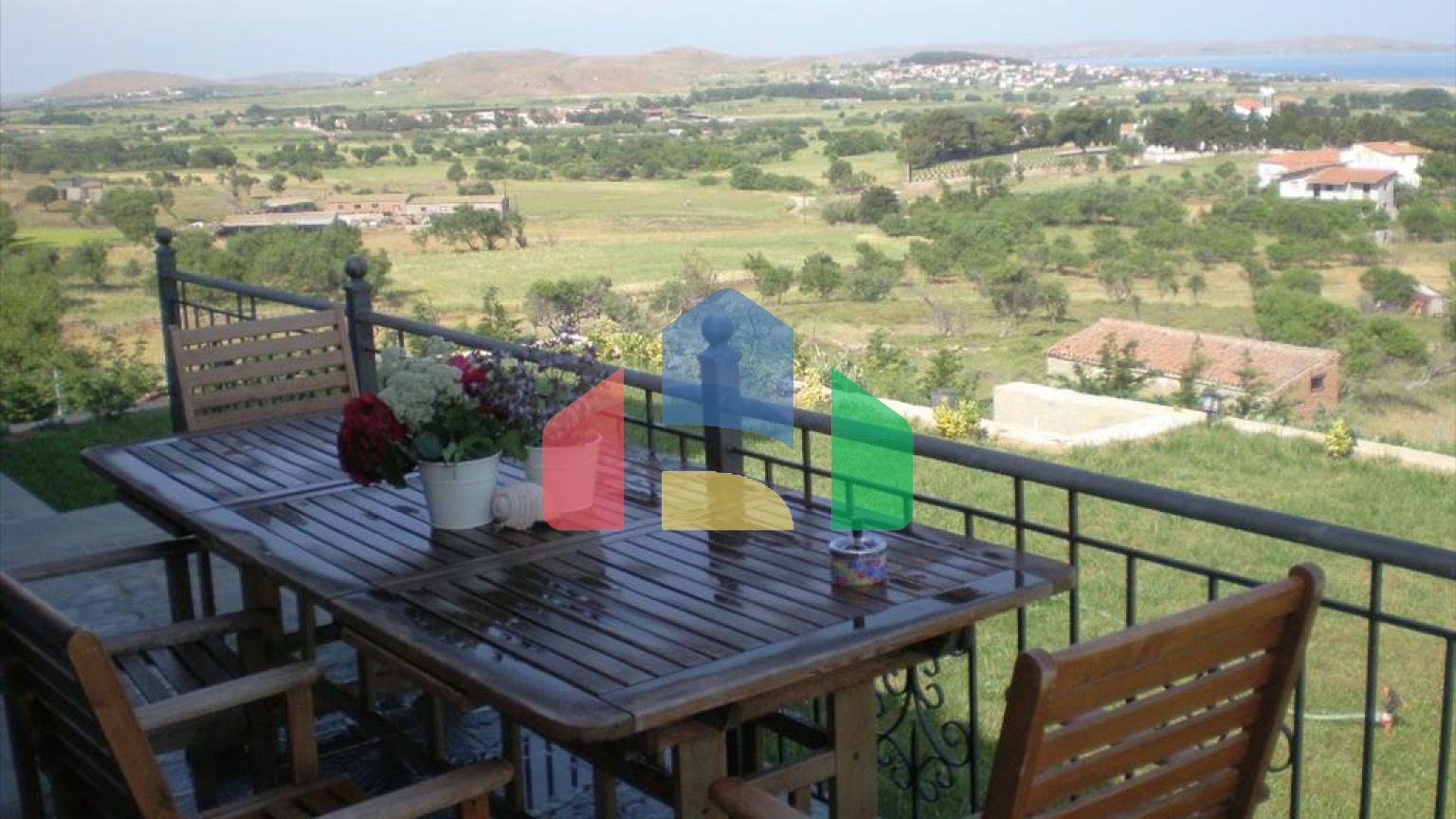 Продаж - Котедж 280 m² на островах