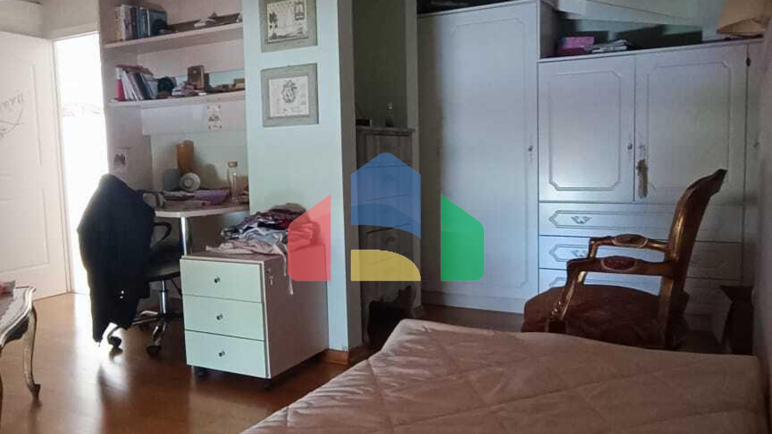 Продаж - Котедж 377 m² на островах