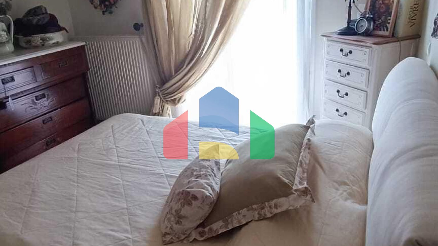 Продаж - Котедж 377 m² на островах