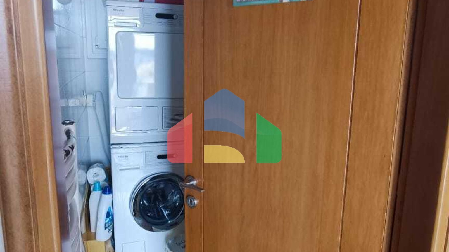 Продаж - Котедж 377 m² на островах