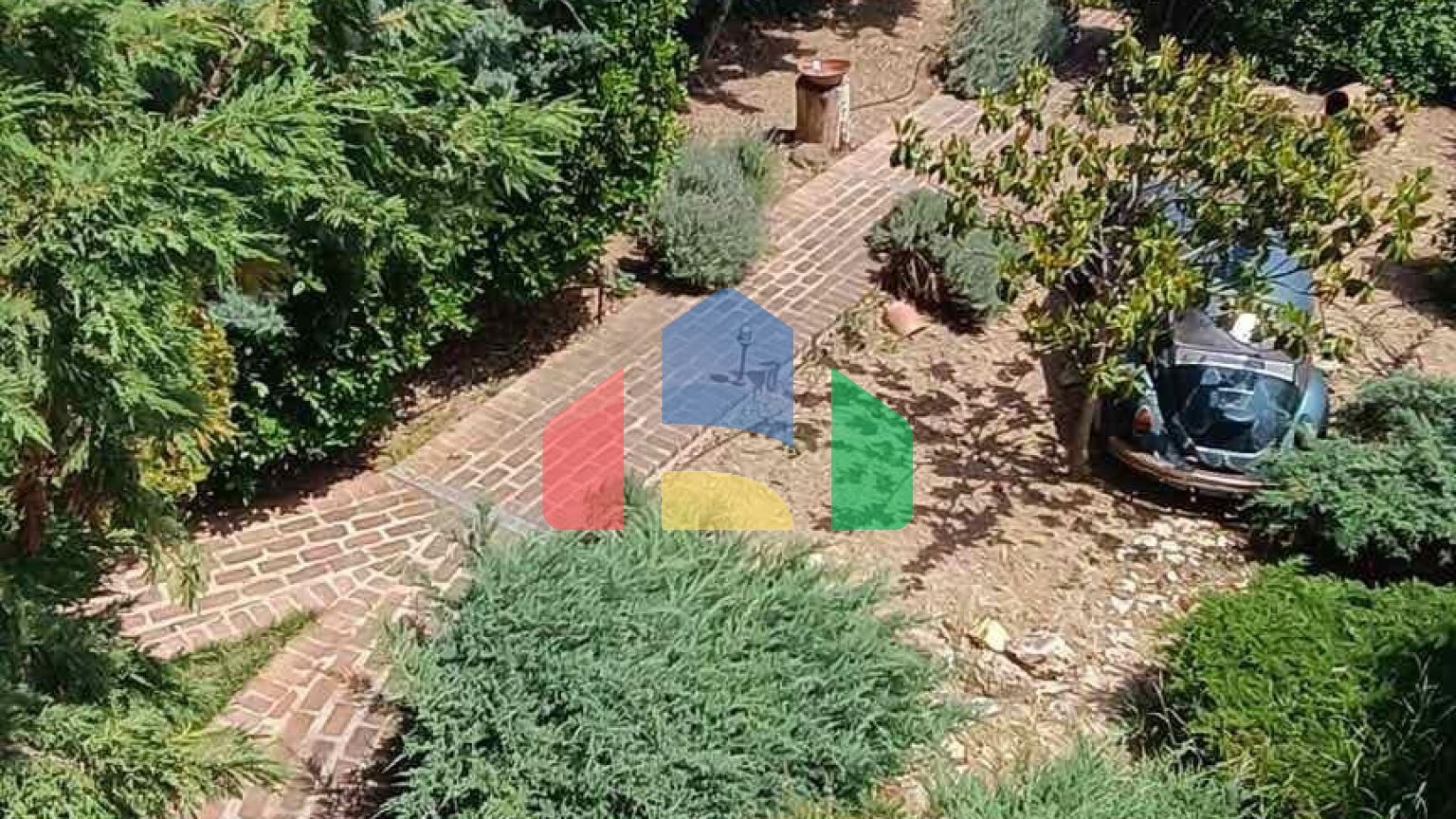 Продаж - Котедж 377 m² на островах