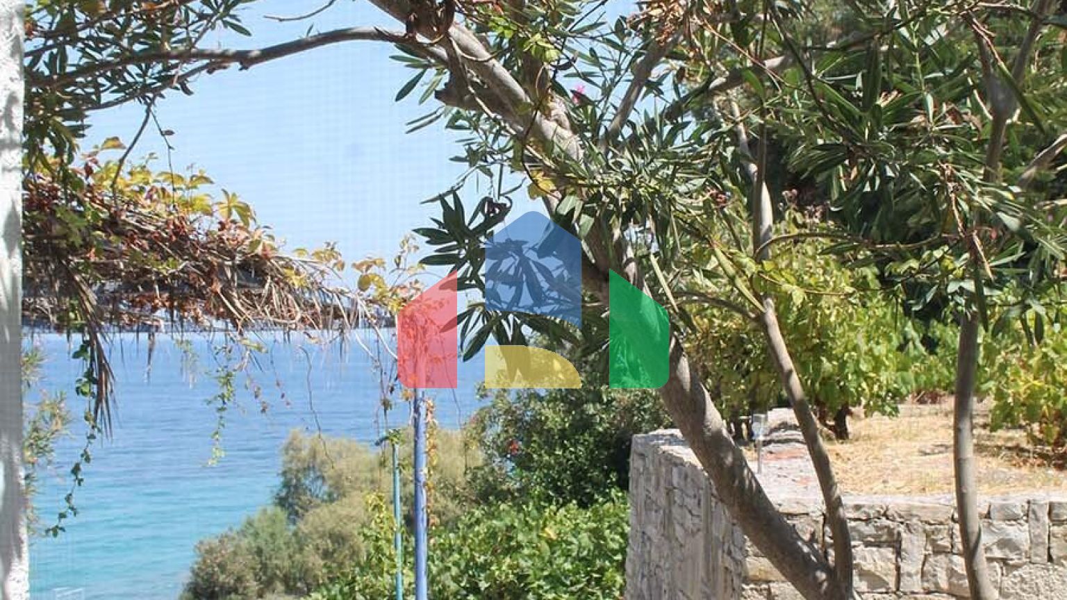 Продаж - Готель 480 m² на островах