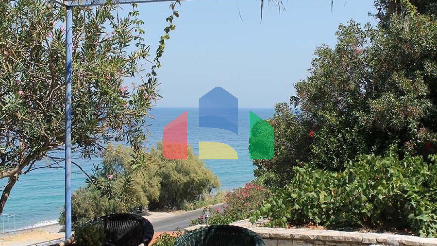 Продаж - Готель 480 m² на островах