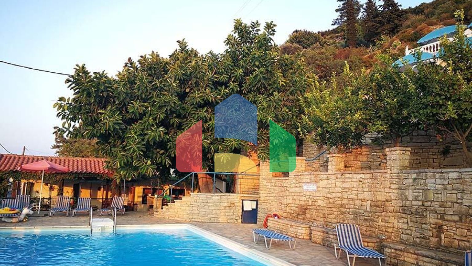 Продаж - Готель 480 m² на островах