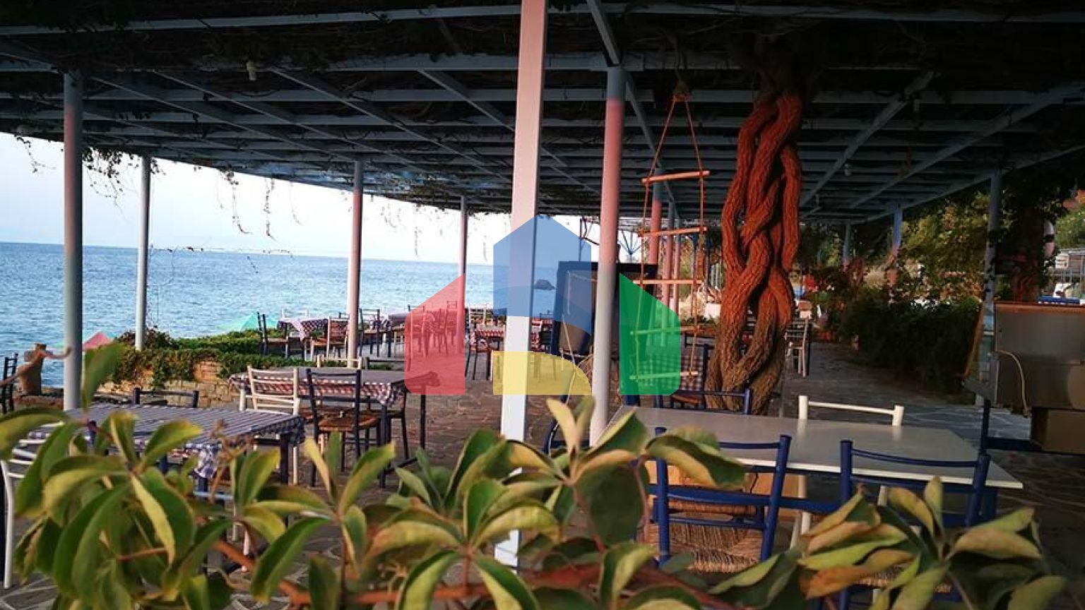 Продаж - Готель 480 m² на островах