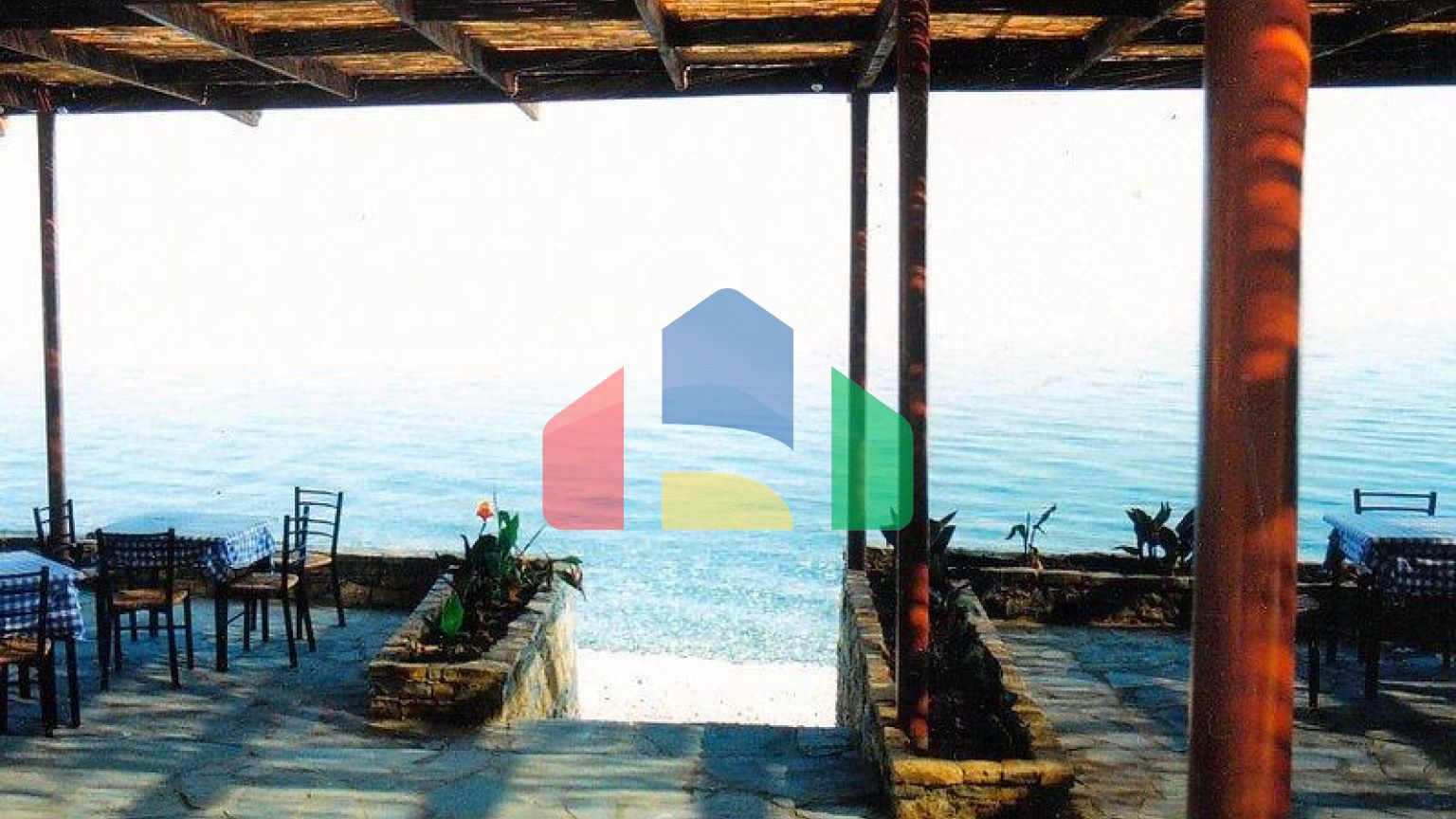 Продаж - Готель 480 m² на островах