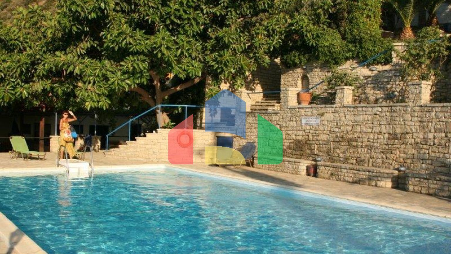 Продаж - Готель 480 m² на островах