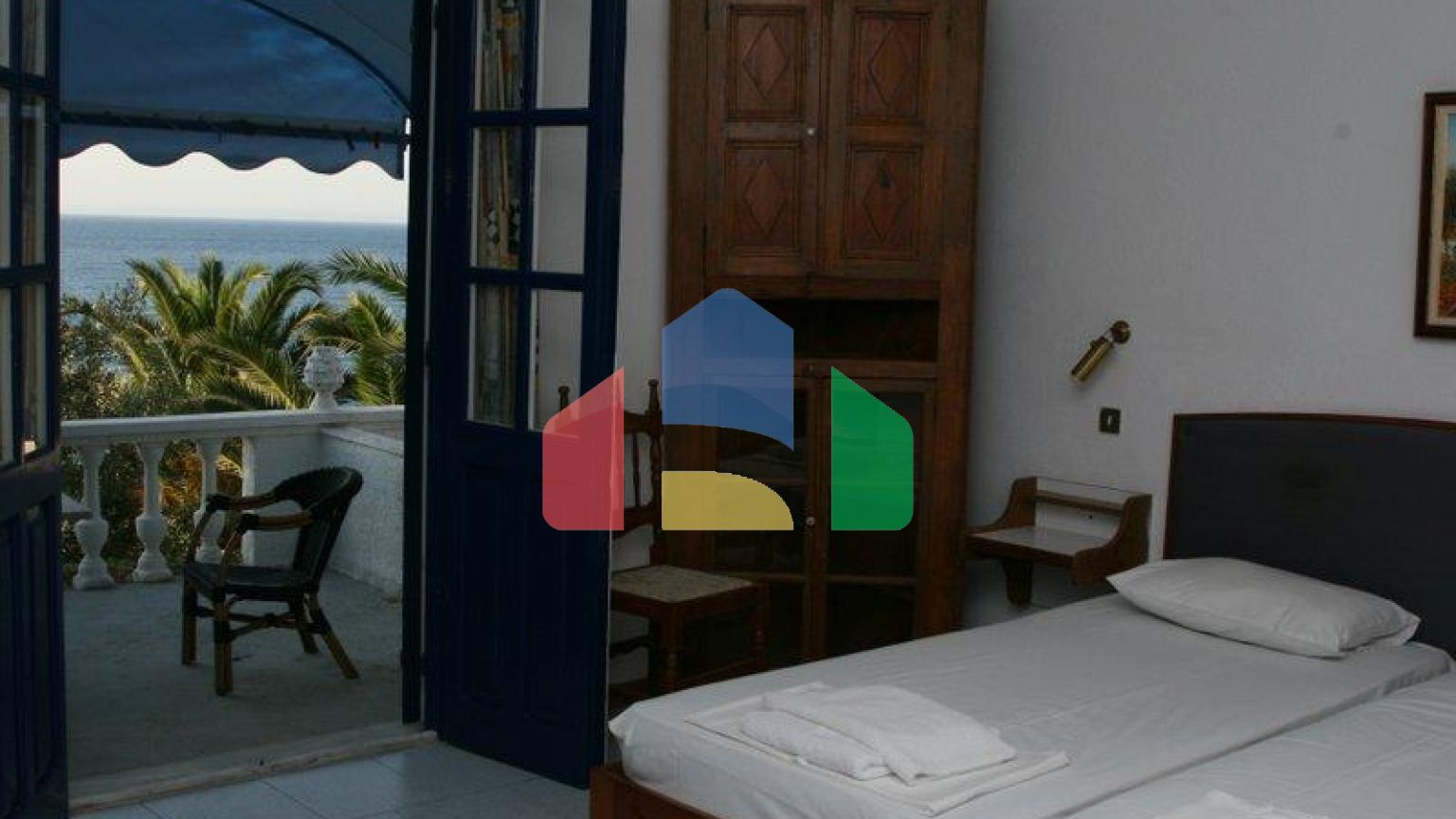 Продаж - Готель 480 m² на островах