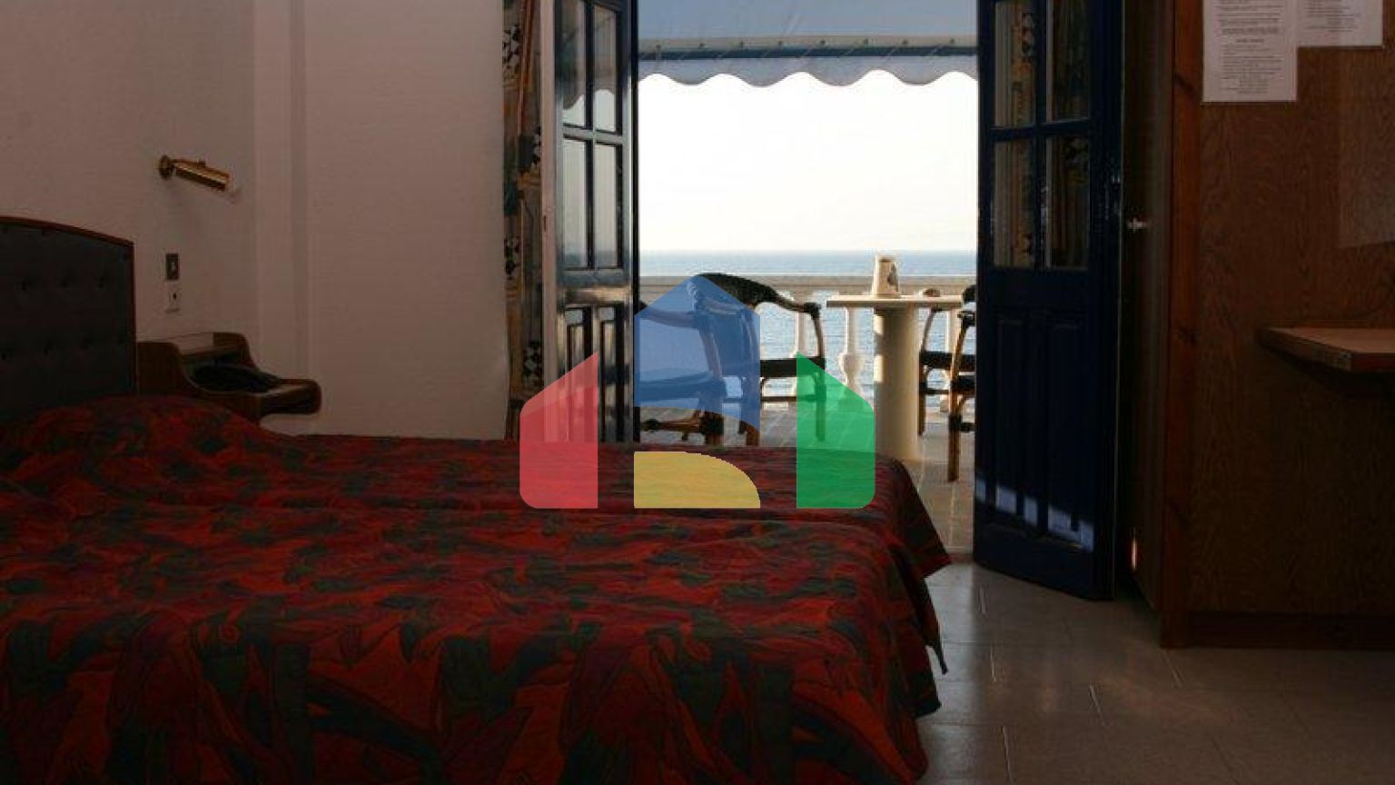 Продаж - Готель 480 m² на островах