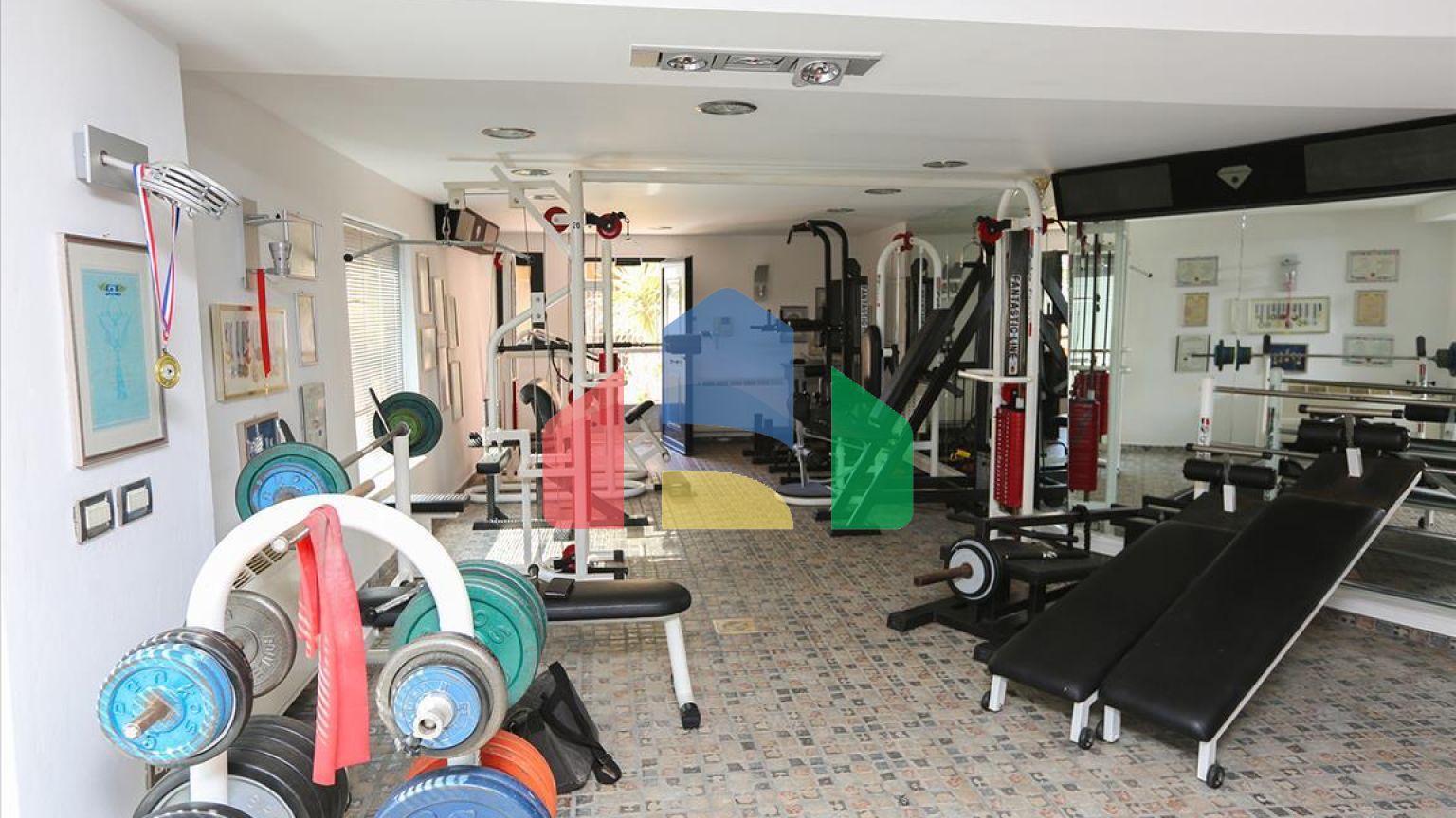 Продажа - Вилла 640 m² Спорады