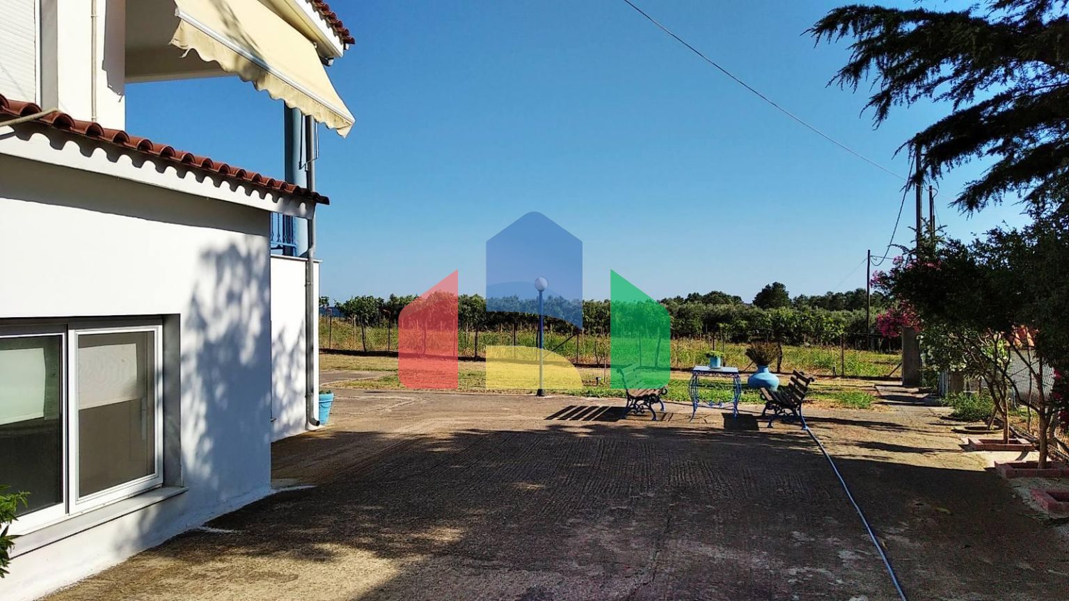 Продаж - Котедж 225 m² Фракія