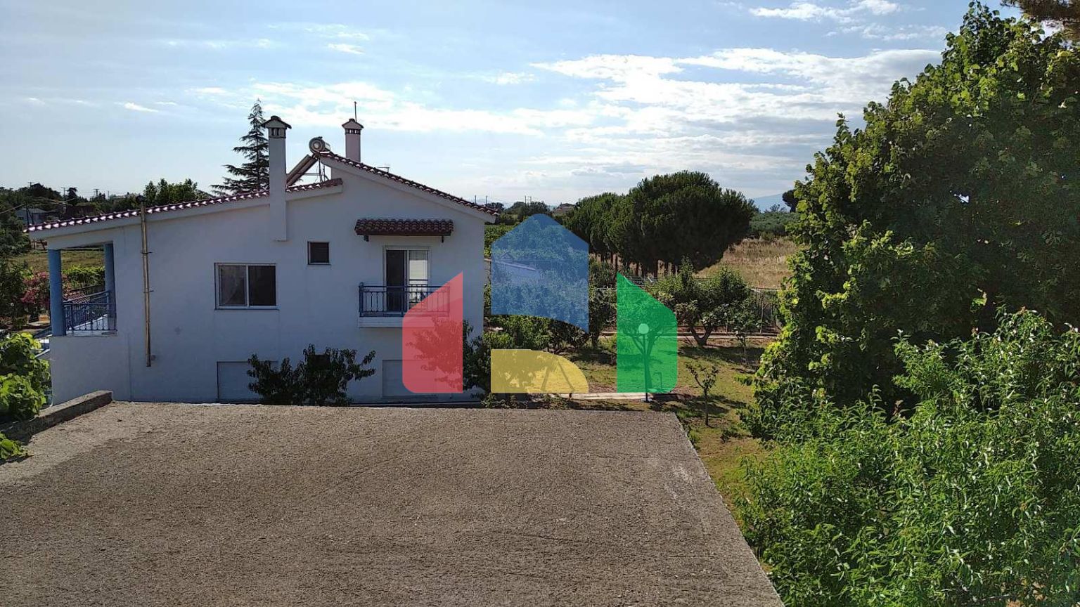 Продаж - Котедж 225 m² Фракія