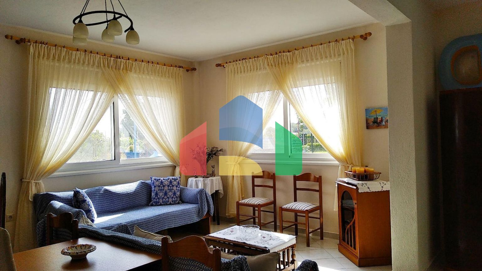 Продаж - Котедж 225 m² Фракія