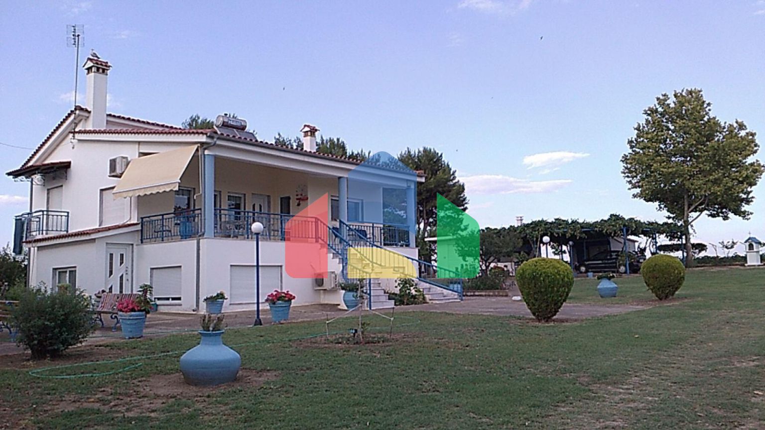 Продаж - Котедж 225 m² Фракія