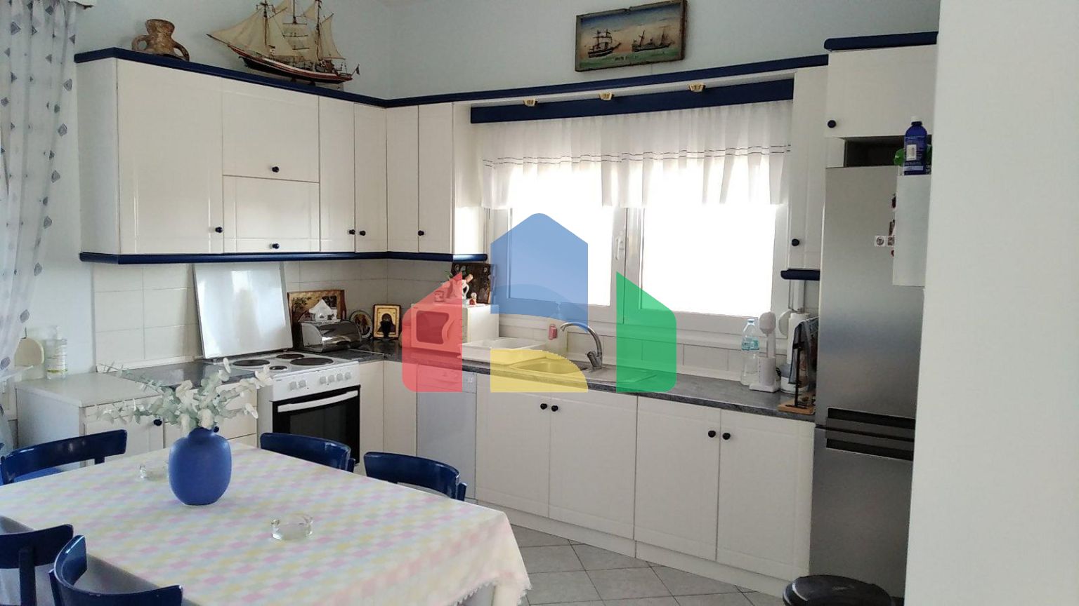 Продаж - Котедж 225 m² Фракія