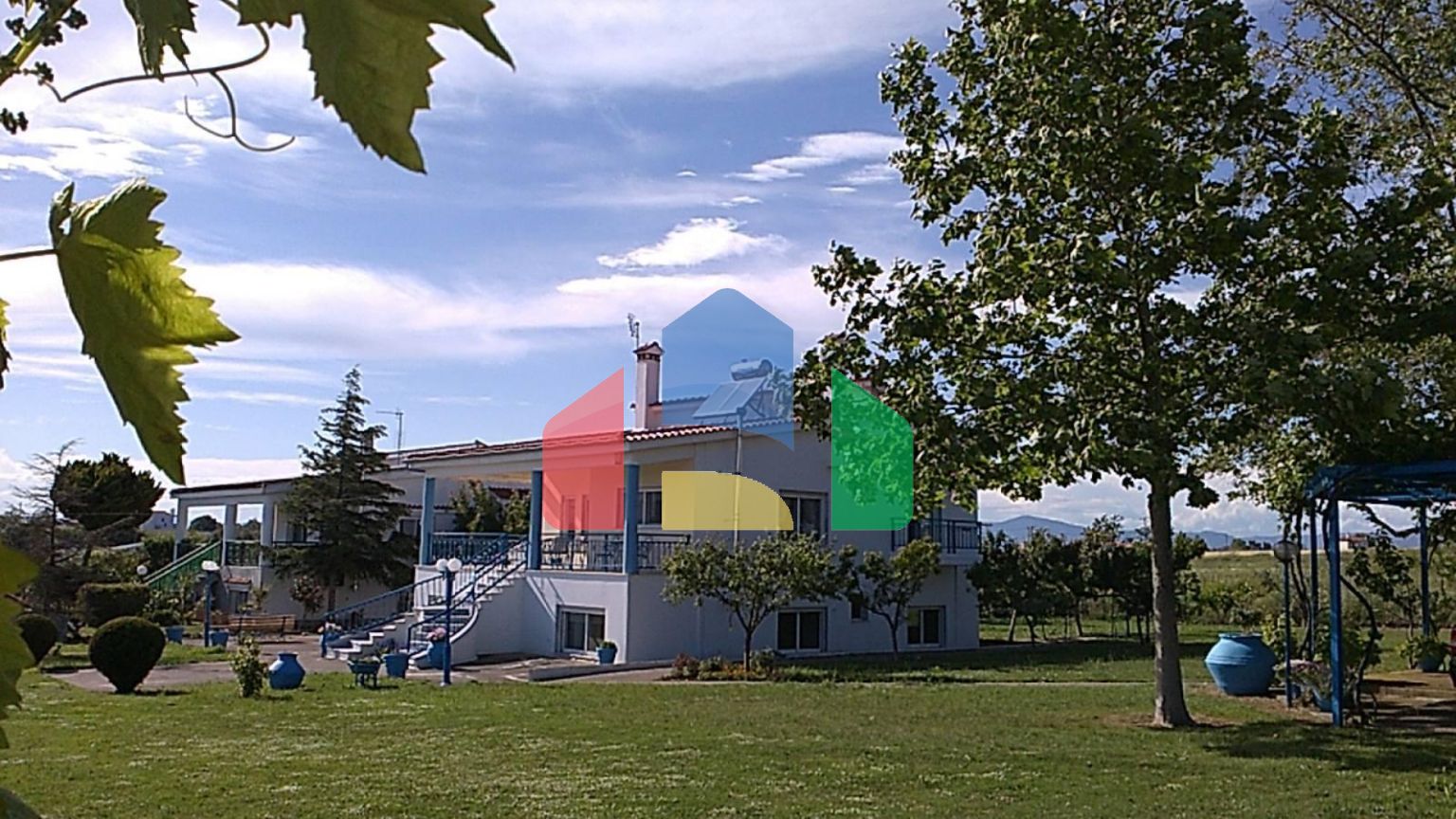 Продаж - Котедж 225 m² Фракія