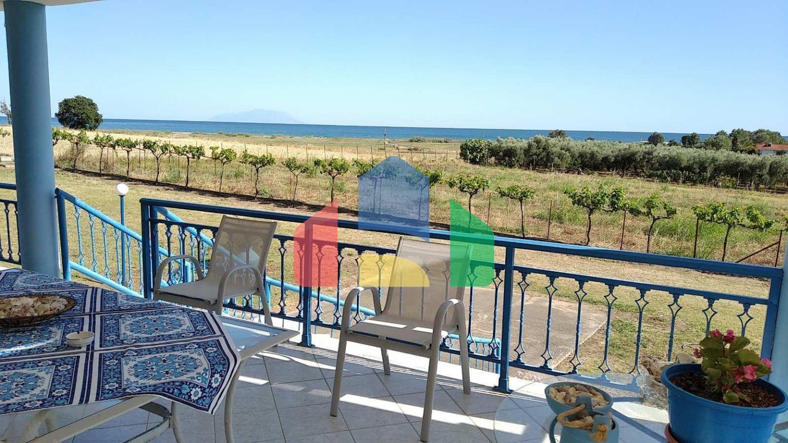 Продаж - Котедж 225 m² Фракія