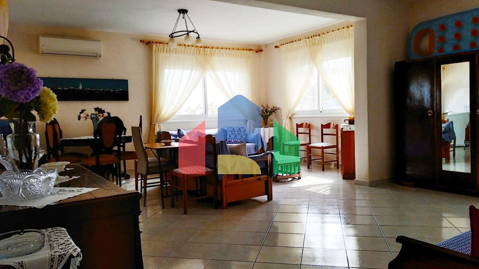 Продаж - Котедж 225 m² Фракія