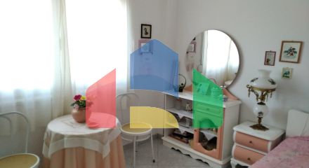 Продаж - Котедж 225 m² Фракія