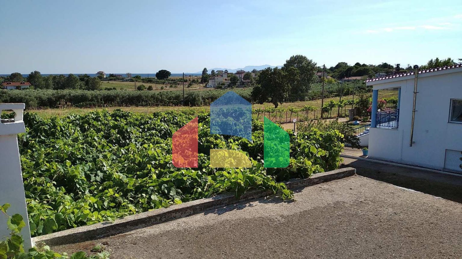 Продаж - Котедж 225 m² Фракія