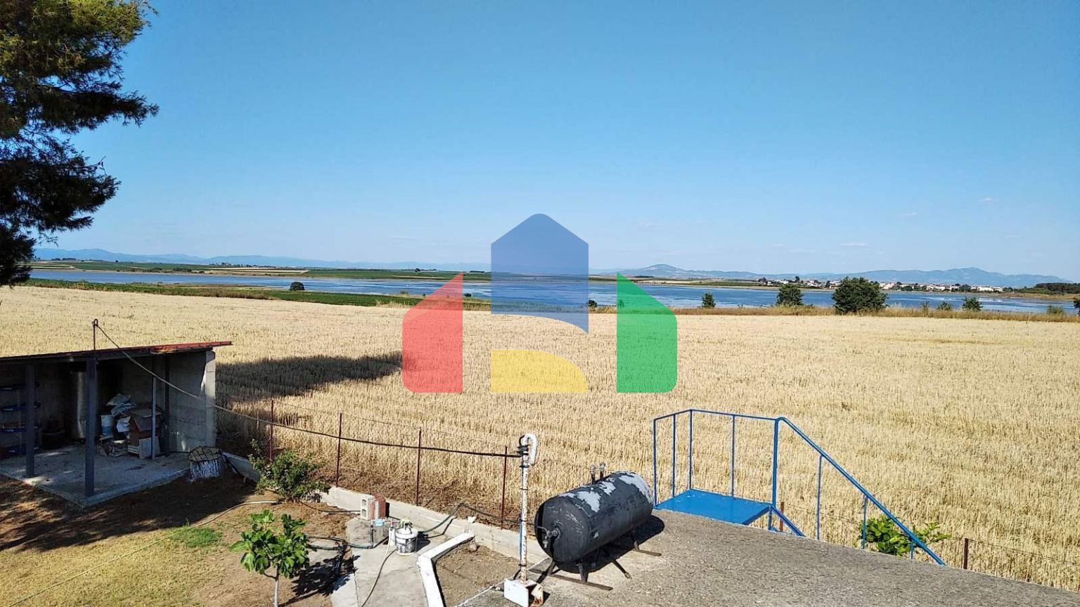 Продаж - Котедж 225 m² Фракія