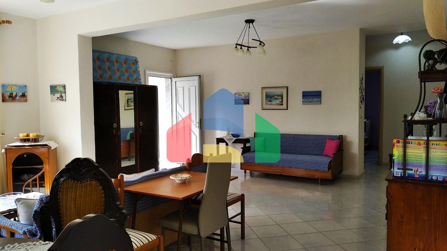 Продаж - Котедж 225 m² Фракія