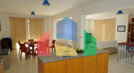 Продаж - Таунхаус 165 m² В Пафосе