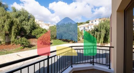 Продаж - Котедж 93 m² В Пафосе