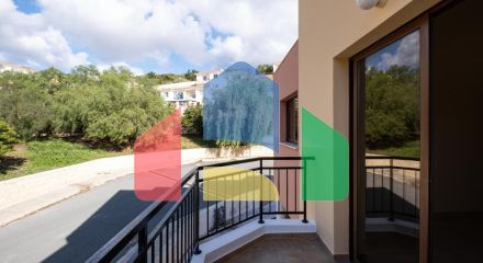 Продаж - Котедж 93 m² В Пафосе