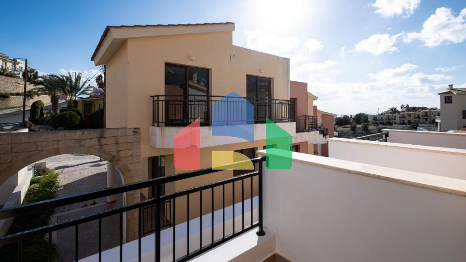 Продаж - Котедж 93 m² В Пафосе