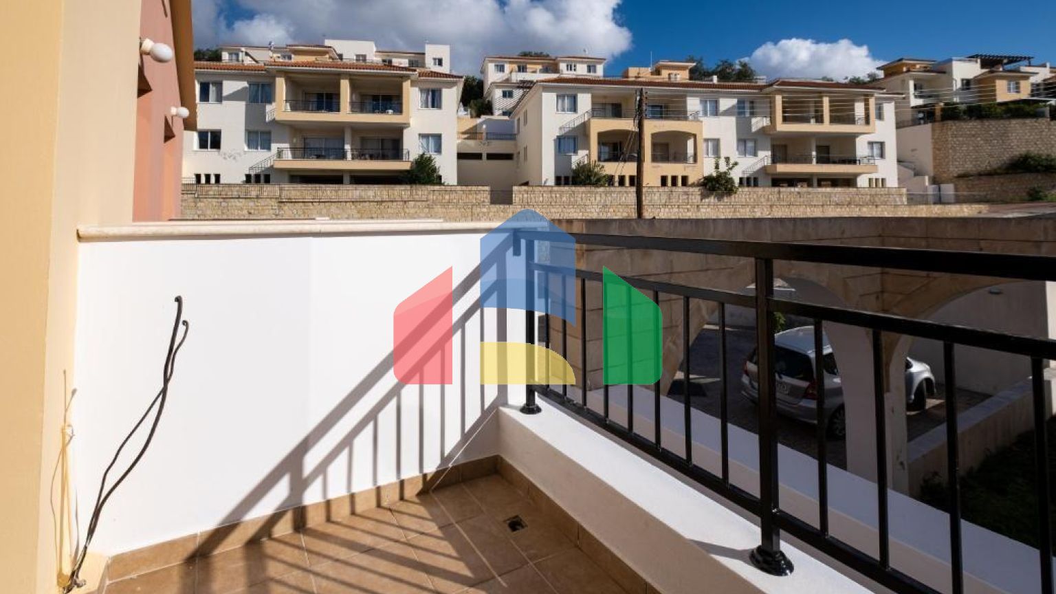 Продаж - Котедж 93 m² В Пафосе