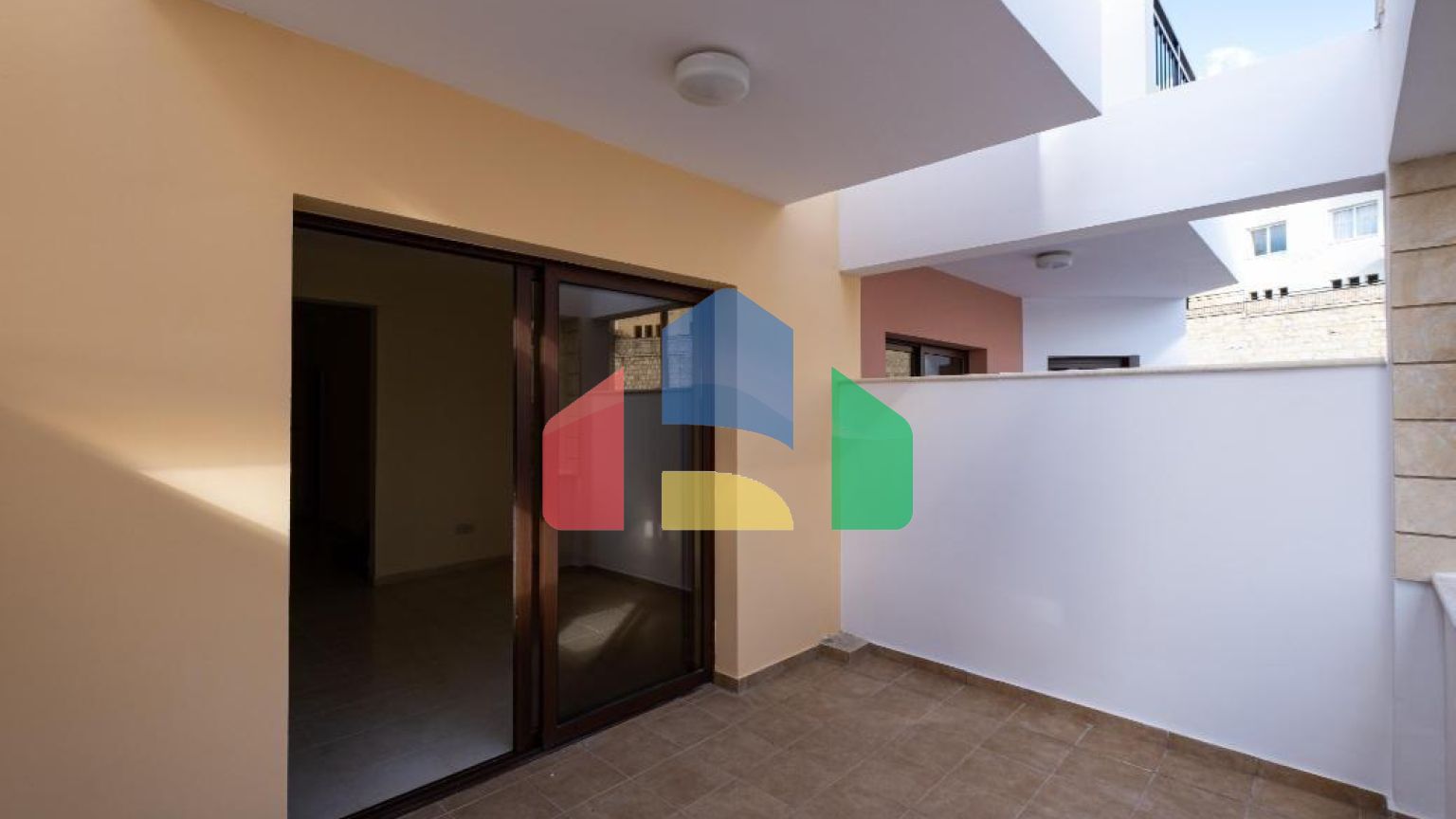 Продаж - Котедж 93 m² В Пафосе