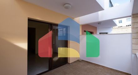Продаж - Котедж 93 m² В Пафосе