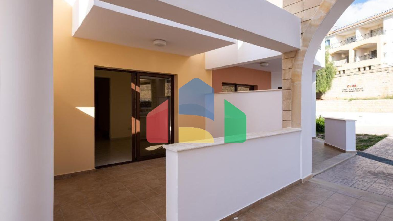 Продаж - Котедж 93 m² В Пафосе