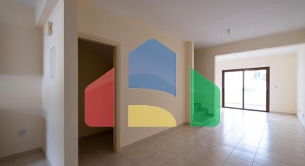 Продаж - Котедж 93 m² В Пафосе