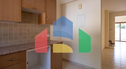 Продаж - Котедж 93 m² В Пафосе