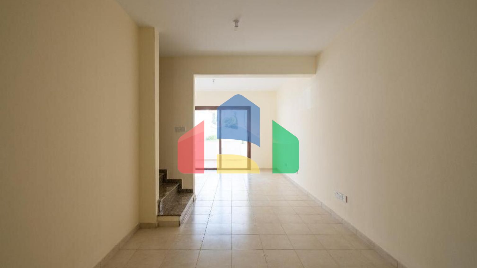 Продаж - Котедж 93 m² В Пафосе