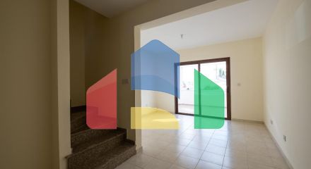 Продаж - Котедж 93 m² В Пафосе