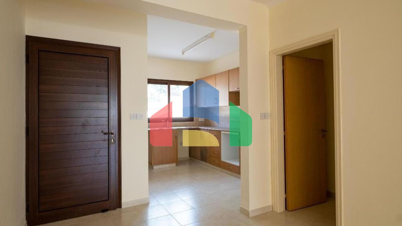 Продаж - Котедж 93 m² В Пафосе