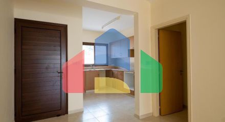 Продаж - Котедж 93 m² В Пафосе