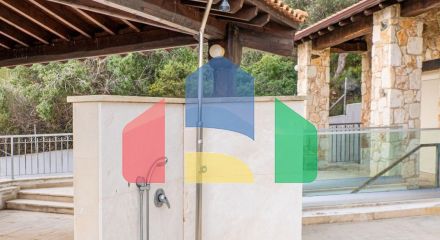 Продаж - Котедж 220 m² В Пафосе