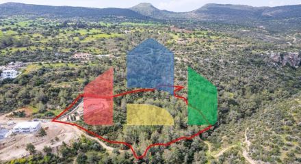 Продаж - Котедж 220 m² В Пафосе